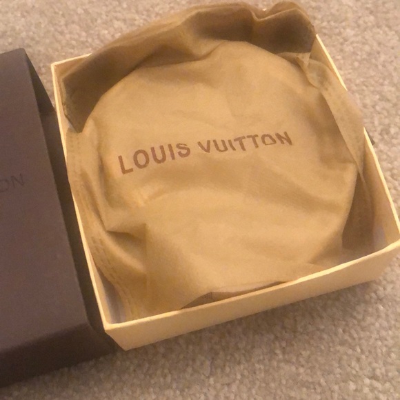 Louis Vuitton Belt - Picture 2 of 3